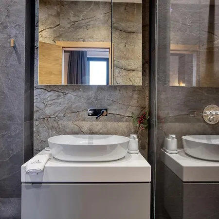Galeria Luxury And Restaurant