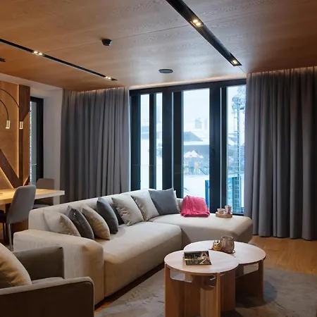 Aparthotel Galeria Luxury And Restaurant *