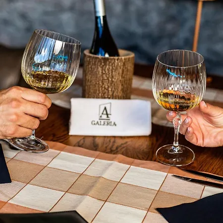Aparthotel Galeria Luxury And Restaurant *