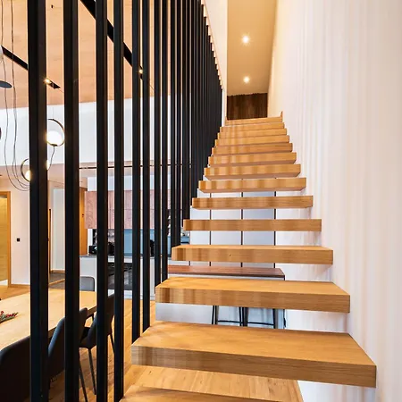 Galeria Luxury And Restaurant *
